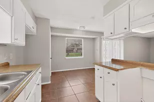 5608 Burton Ave, Fort Worth, TX 76119 - Photo 16