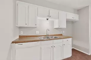 5608 Burton Ave, Fort Worth, TX 76119 - Photo 14