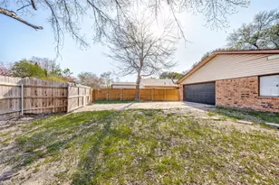 8514 Sikorski Ln, Dallas, TX 75228 - Photo 26
