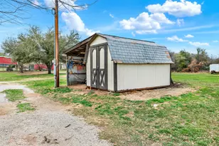 129 Hunter Ridge Ln, Springtown, TX 76082 - Photo 20