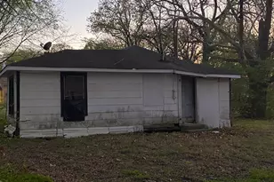 1113 W 31st St, Tyler, TX 75702 - Photo 2