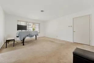 4123 Huckleberry Cir, Dallas, TX 75216 - Photo 4