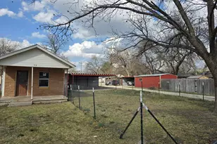 312 N 3rd St, Clyde, TX 79510 - Photo 2