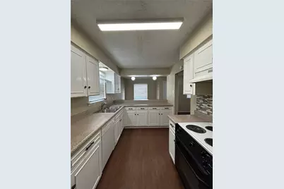 2212 Viewtop Lane #B, Arlington, TX 76012 - Photo 4