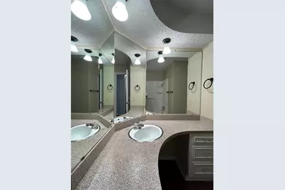 2212 Viewtop Lane #B, Arlington, TX 76012 - Photo 8