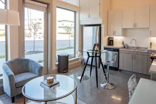 830 N Zang Blvd, Dallas, TX 75208 - Photo 2