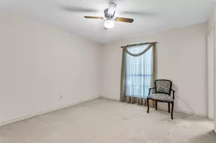 1013 Canyon Ridge Dr, DeSoto, TX 75115 - Photo 10