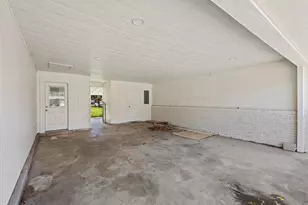 1704 Harris St, Gainesville, TX 76240 - Photo 6