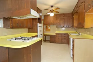 609 Cedar St, Muenster, TX 76252 - Photo 10