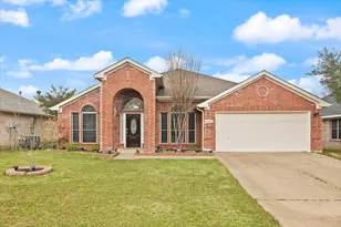 6408 St Leonard Dr, Arlington, TX 76001 - Photo 1