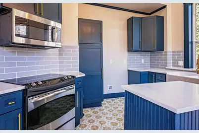 407 E Franklin Street, Hillsboro, TX 76645 - Photo 6