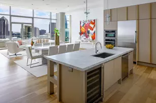 2430 Victory Park Ln, Dallas, TX 75219 - Photo 2