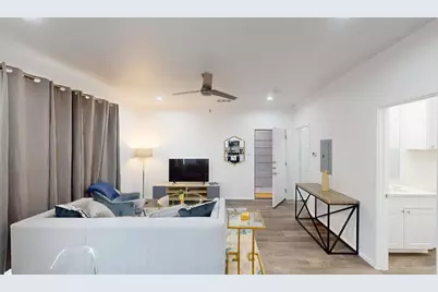 3235 Dallas Street #1205, Dallas, TX 75210 - Photo 6