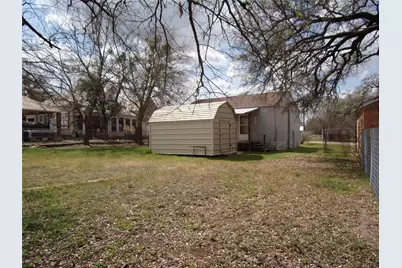 403 S Live Oak Street, San Saba, TX 76877 - Photo 8