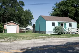 403 S Live Oak St, San Saba, TX 76877 - Photo 2