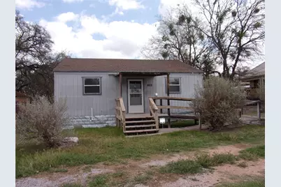 403 S Live Oak Street, San Saba, TX 76877 - Photo 1