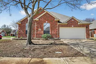 2501 Blossom Trail, Mansfield, TX 76063 - Photo 2