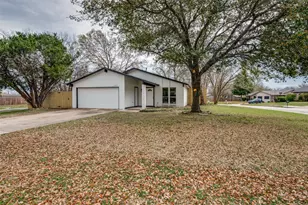 845 Willow Cir N, Burleson, TX 76028 - Photo 1