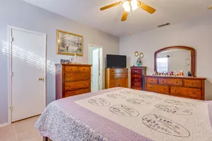 625 Creekview Dr, Burleson, TX 76028 - Photo 28