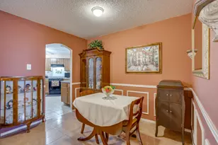 625 Creekview Dr, Burleson, TX 76028 - Photo 14