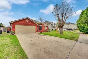 1133 Bayside Dr, Irving, TX 75060 - Photo 2