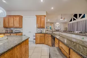 1011 Parview Circle, Grand Prairie, TX 75104 - Photo 10