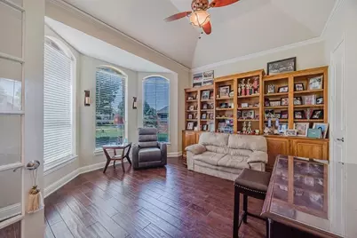 1011 Parview Circle, Grand Prairie, TX 75104 - Photo 6