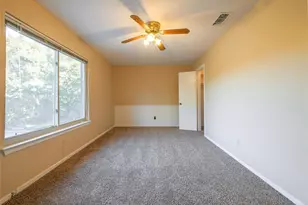 2113 Fleur De Lis Ct, Arlington, TX 76012 - Photo 10