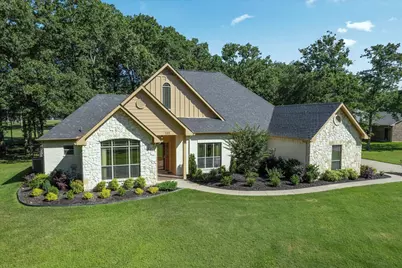 181 Saint Andrews Drive, Mabank, TX 75156 - Photo 2