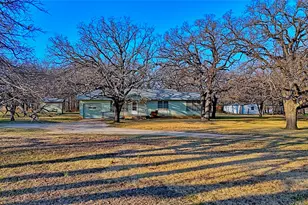 449 Olde Towne Rd, Paradise, TX 76073 - Photo 1