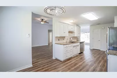 10519 Ravenswood Road, Granbury, TX 76049 - Photo 18