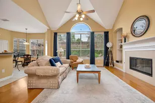 802 Little Cub Way, Euless, TX 76039 - Photo 2