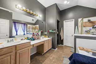 5076 Blanco Dr, Haltom City, TX 76137 - Photo 16