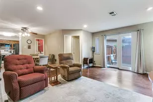 51 Morrow Dr, Bedford, TX 76021 - Photo 4