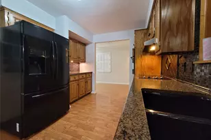 738 Hawthorne Ln, Grand Prairie, TX 75052 - Photo 10