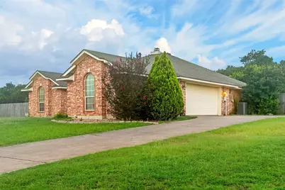 124 Topaz Circle, Hewitt, TX 76643 - Photo 2