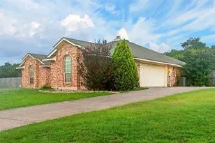 124 Topaz Cir, Hewitt, TX 76643 - Photo 2