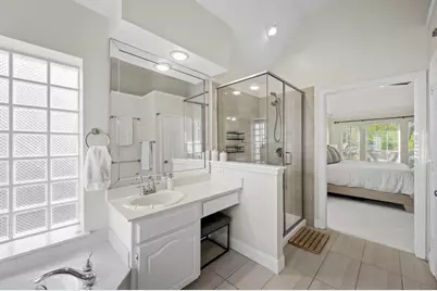 2716 Pin Oak Drive, Grapevine, TX 76051 - Photo 14