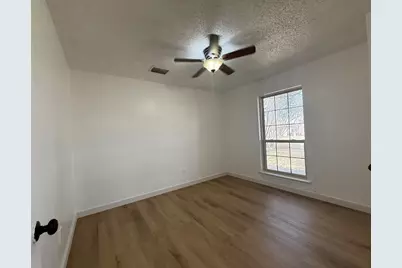 413 Kingsbridge Court, Garland, TX 75040 - Photo 18