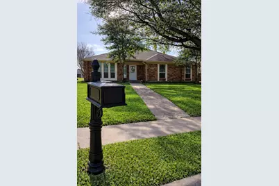 413 Kingsbridge Court, Garland, TX 75040 - Photo 2