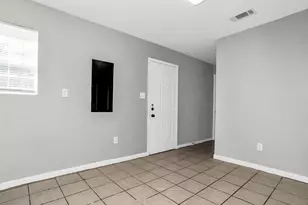 2412 Spiller St, Fort Worth, TX 76105 - Photo 14