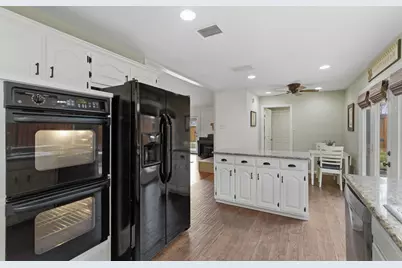 1936 Oakbluff Drive, Carrollton, TX 75007 - Photo 20