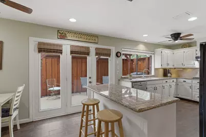 1936 Oakbluff Drive, Carrollton, TX 75007 - Photo 14