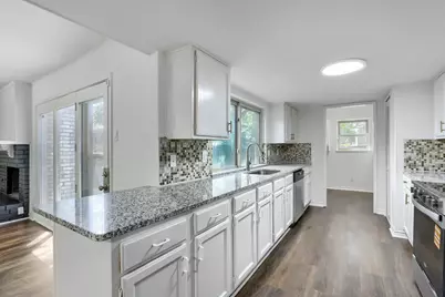 11026 McCree Road, Dallas, TX 75238 - Photo 10