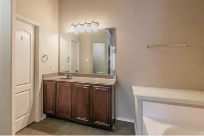 936 Furlong Drive, Grand Prairie, TX 75051 - Photo 14