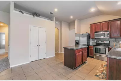 936 Furlong Drive, Grand Prairie, TX 75051 - Photo 8