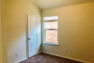 925 Rutherford Dr, Crowley, TX 76036 - Photo 10