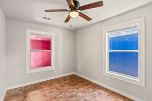 625 N Delaware St, Irving, TX 75061 - Photo 16