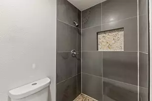 625 N Delaware St, Irving, TX 75061 - Photo 34