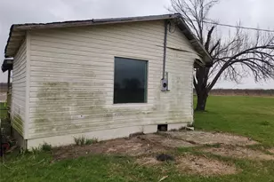 7662 NW County Rd 1300, Barry, TX 75102 - Photo 14